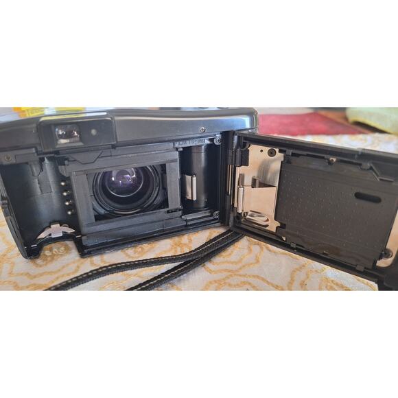 Chinon Pocket Zoom point & shoot 35mm film camera - 38-60mm- works, but... read - Picture 5 of 6